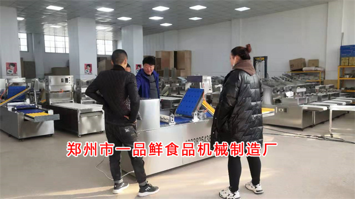 許昌老客戶(hù)考察350自動(dòng)疊片燴面機(jī)(圖3)